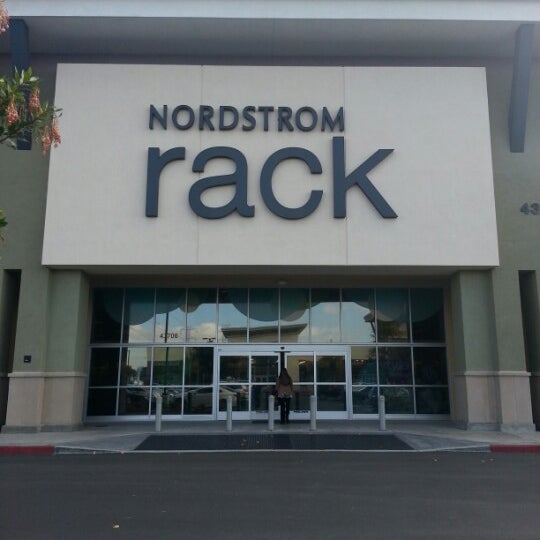 Снимок сделан в Nordstrom Rack Pacific Commons Shopping Center пользователе...