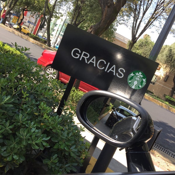 Foto scattata a Starbucks da Sergio A. il 10/12/2016
