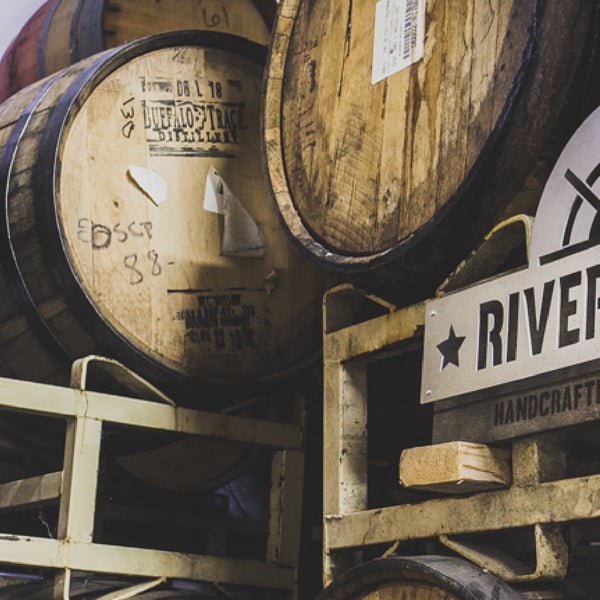 Das Foto wurde bei Rivertown Brewery &amp; Barrel House von Rivertown Brewery &amp; Barrel House am 7/29/2015 aufgenommen
