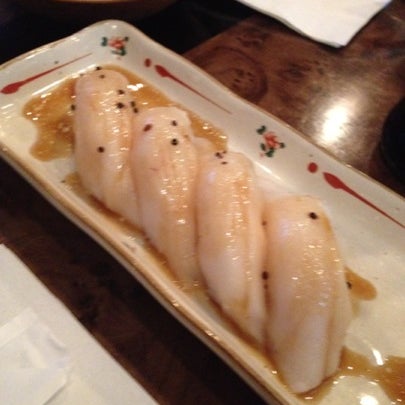 Снимок сделан в Sushi Koma пользователем Jared J. 9/14/2012