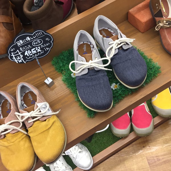 Photos At Mare Mare Daily Market ららぽーと横浜店 Shoe Store Photos At Mare Mare Daily Market ららぽーと横浜店 Shoe Store