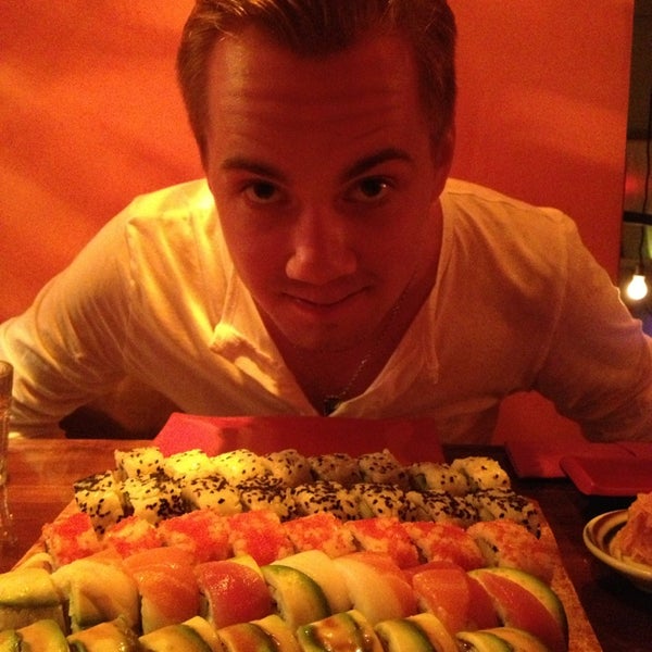 6/21/2013 tarihinde Ilkka L.ziyaretçi tarafından Kynoto Sushi Bar'de çekilen fotoğraf