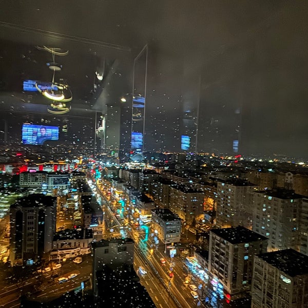 Photo taken at Radisson Blu Hotel, Roof Lounge by Sılsvş on 3/9/2024
