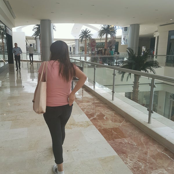 Photo taken at Centro Comercial Altaria by AnDreea M. on 5/23/2017