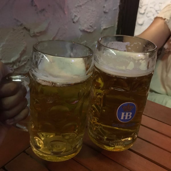 Foto tirada no(a) Heidelberg Restaurant por Johnny B. em 6/23/2019