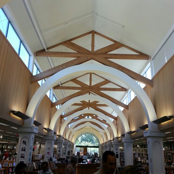 Pleasanton Library 14 tips de 435 visitantes