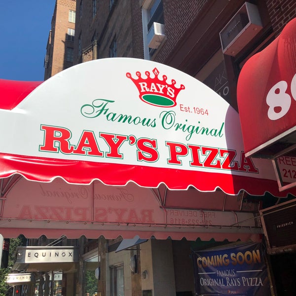 Снимок сделан в Famous Original Ray&#39;s Pizza пользователем Jeff &#39;Big Daddy&#39; A. 9/24/2017
