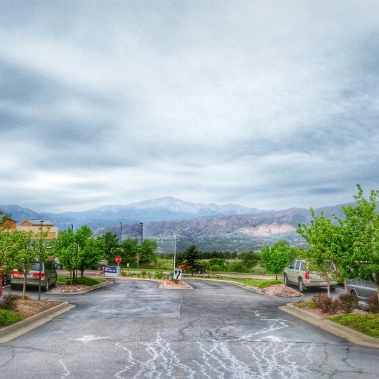รูปภาพถ่ายที่ Hilton Garden Inn Colorado Springs โดย عُمَر ي. เมื่อ 6/21/2014