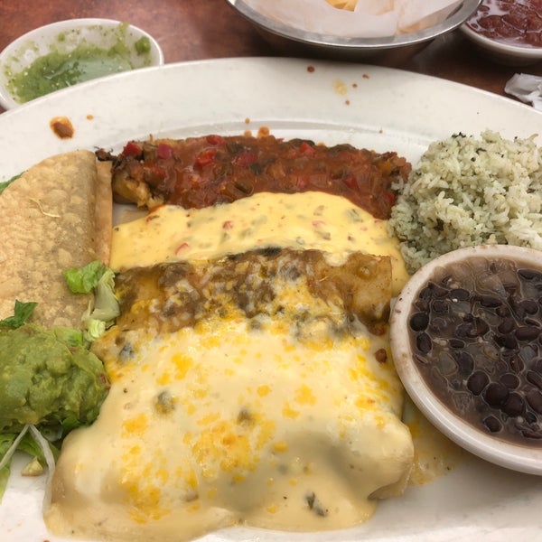 Foto tomada en Abuelo&#39;s Mexican Restaurant  por Shivam P. el 10/11/2018