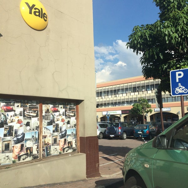 Blairgowrie Plaza Shopping Plaza