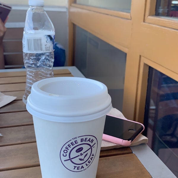 Photo taken at The Coffee Bean &amp; Tea Leaf by Reem H. on 7/26/2019