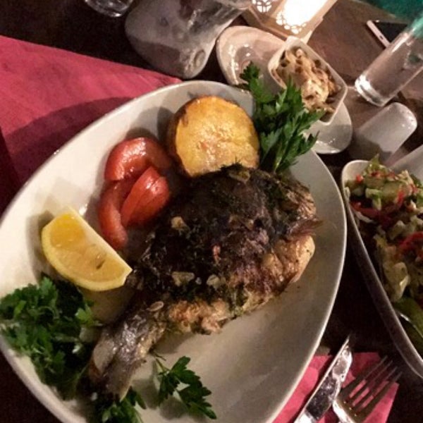 4/4/2017 tarihinde Ecem Ada B.ziyaretçi tarafından Restaurant Bay Efetto'de çekilen fotoğraf