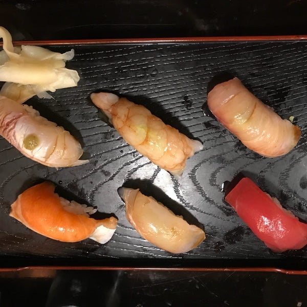 Foto diambil di Sushi Capitol oleh AJ pada 5/19/2018