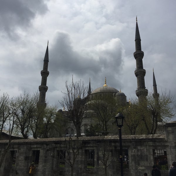 Photo taken at Sultanahmet Mosque Information Center by Gökçe B. on 4/21/2015
