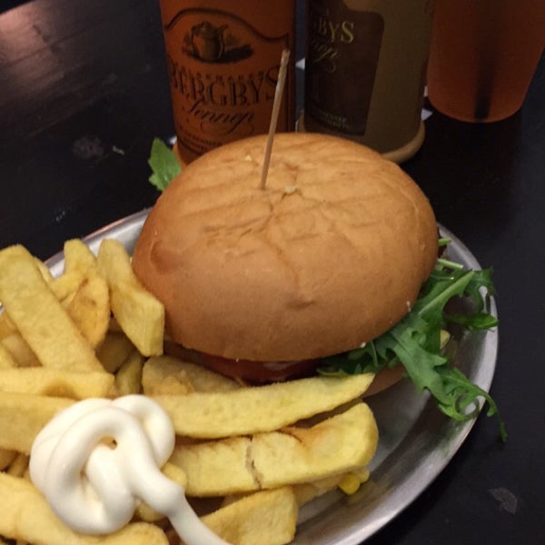 Foto tirada no(a) Better Burger Company por Yakub E. em 11/7/2015