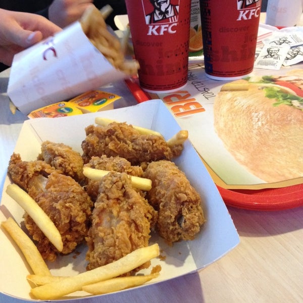 Foto diambil di KFC oleh Petra S. pada 10/21/2013