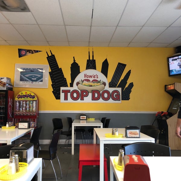 Photo taken at Howie&#39;s Top Dog by IManuel O. on 3/12/2018