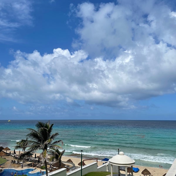 Photo taken at JW Marriott Cancun Resort &amp; Spa by Wahab on 7/18/2021