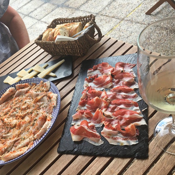 The owner is so friendly and welcoming. Has nice variety of wines. Offering great local tapas goodies. The atmosphere is soft, warm, soul in it…