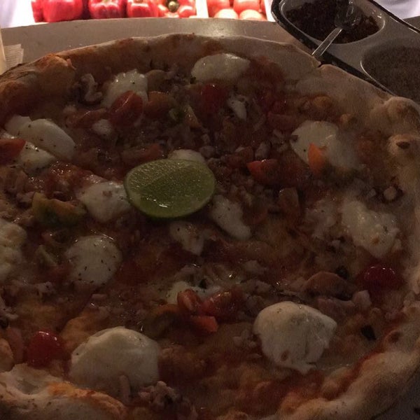 La pizza de Pulpo con extra Mossarela es Espectacular!!!
