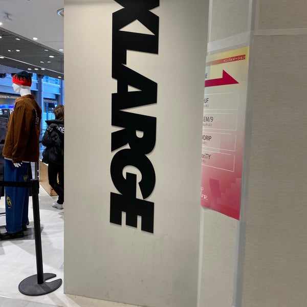 Photos At Xlarge X Girl 梅田 Clothing Store In 大阪市