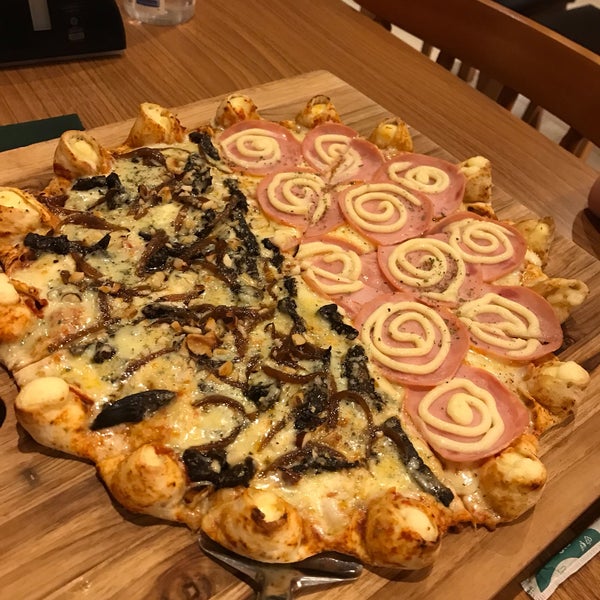 Deliciosaaaaaa pizza de funghi com gorgonzola! Sabor sem igual, super recomendo!