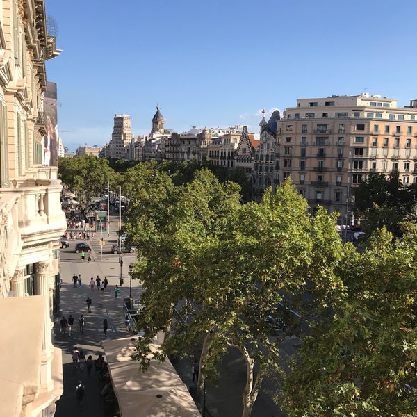 Foto diambil di Hotel Sixtytwo Barcelona oleh Михаил А. pada 9/2/2019