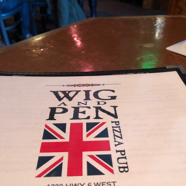 Снимок сделан в The Wig &amp; Pen Pizza Pub пользователем Matt W. 2/19/2019