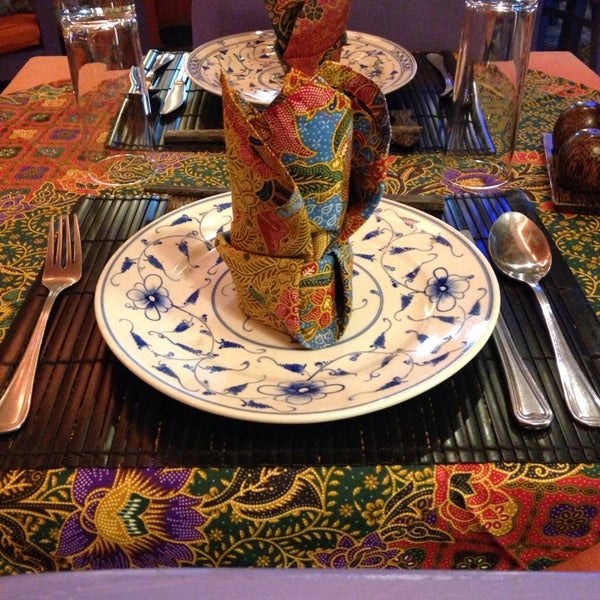 Photo taken at Amok Restaurant by Leila on 11/8/2014