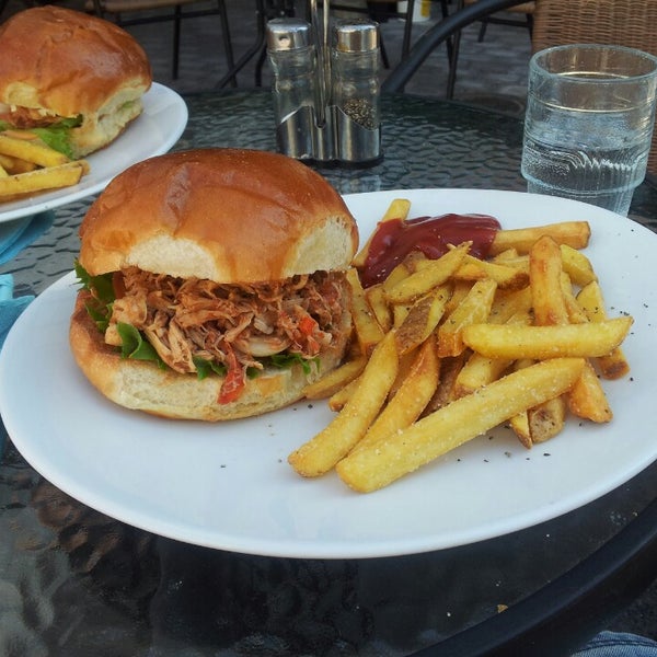 Tuba Food & Lounge Lounge in Oulu