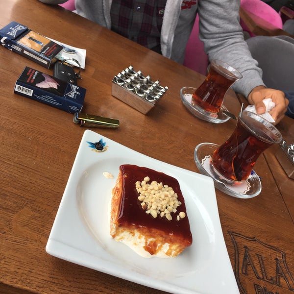 รูปภาพถ่ายที่ Ala Cafe Bistro โดย Yunus Emre Çalışkan เมื่อ 9/21/2016