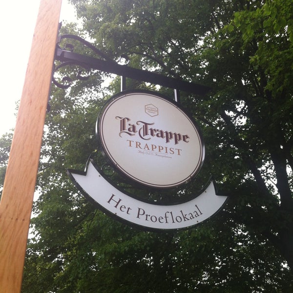 Foto scattata a Bierbrouwerij de Koningshoeven - La Trappe Trappist da Tom C. il 6/13/2015