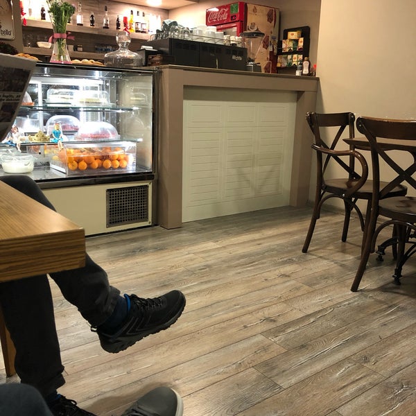 3/24/2019에 Nihat S.님이 Badem Çikolata &amp; Cafe에서 찍은 사진
