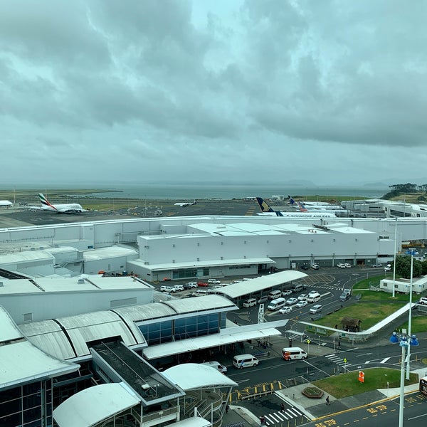 รูปภาพถ่ายที่ Novotel Auckland Airport โดย Arjen S. เมื่อ 12/17/2019