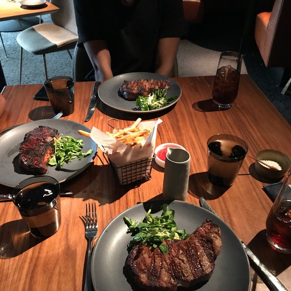 Foto scattata a Nick + Stef’s Steakhouse da Faisal O. il 9/3/2017