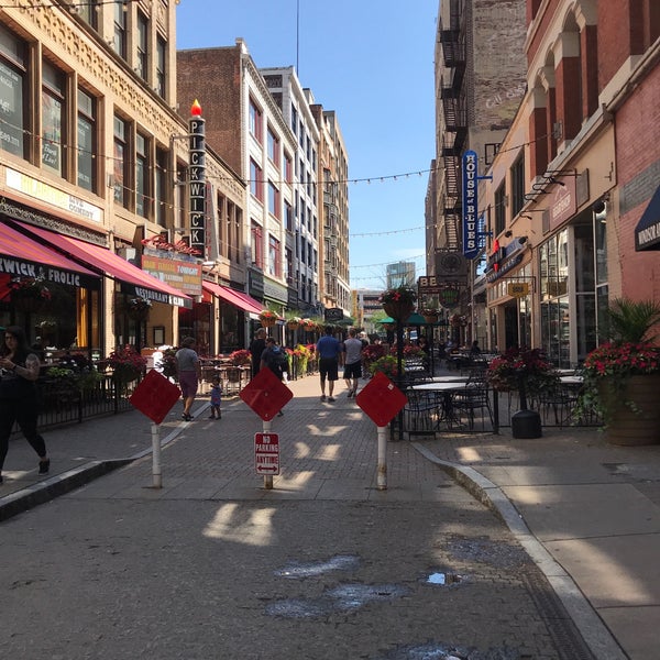 Das Foto wurde bei The Corner Alley Downtown von Ricardo G. am 7/26/2018 aufgenommen