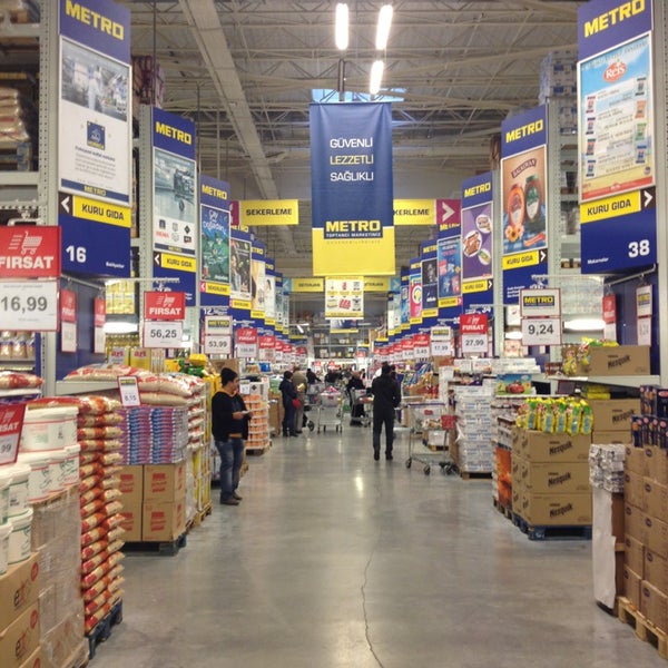 photos at metro toptanci market big box store in istanbul