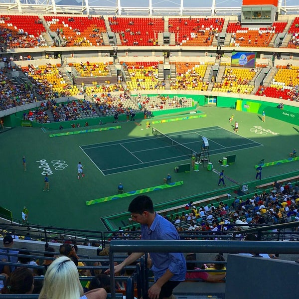 Теннисный стадион. Теннисный стадион Рио де Жанейро 2016. Теннисные стадионы в России. Теннисный стадион Toronto. Теннисный центр в Рио.