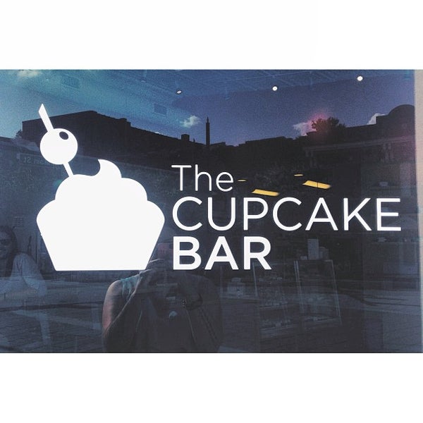 6/15/2013에 Chelsea C.님이 The Cupcake Bar에서 찍은 사진