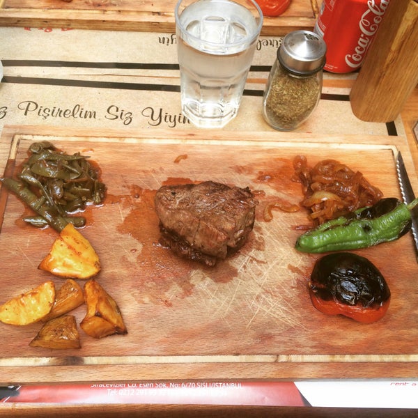 8/4/2015에 Uğur M.님이 Meat &amp; Meet Kasap Dursun에서 찍은 사진