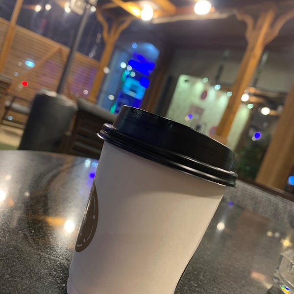 Das Foto wurde bei Omazé Coffee von عادل ا. am 2/22/2022 aufgenommen