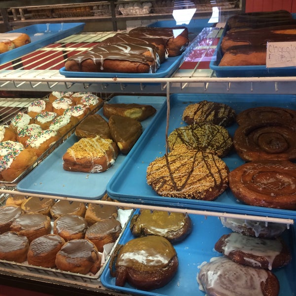 Photo taken at Sweetwater&#39;s Donut Mill by Kim D. on 5/3/2015