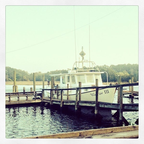 Fibber S On The Water Now Closed Seafood Restaurant