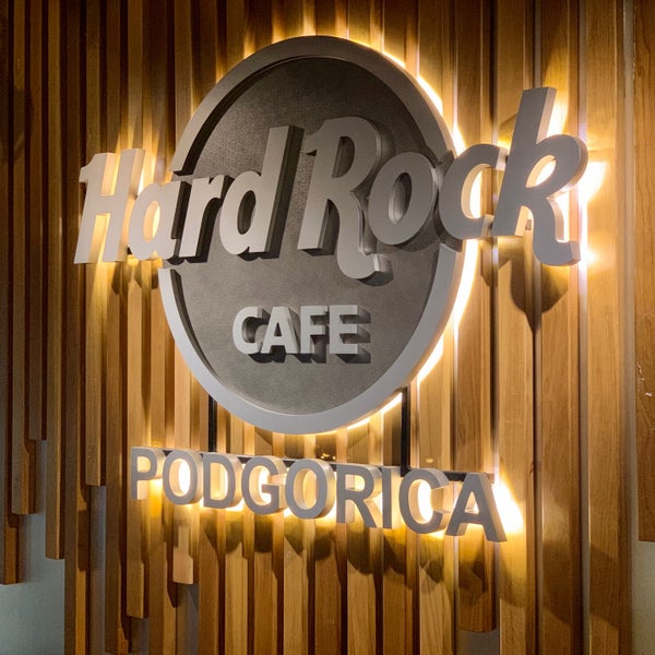 Foto diambil di Hard Rock Cafe Podgorica oleh Judo J. pada 1/3/2021