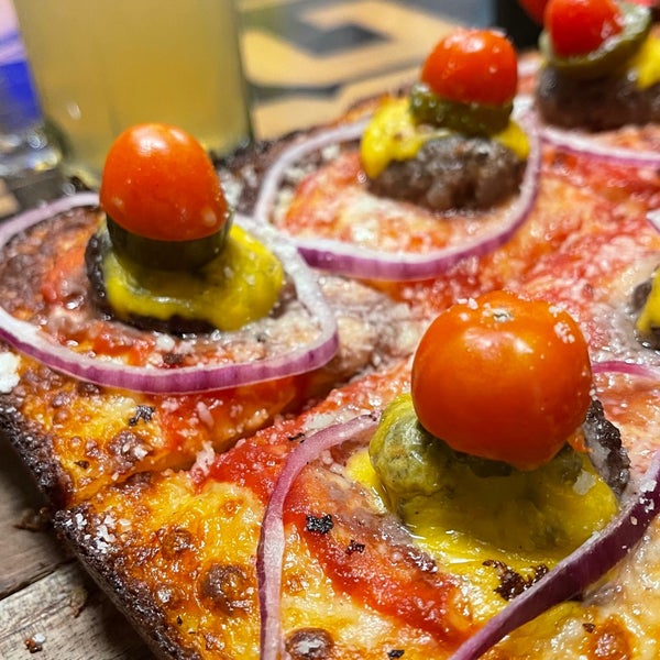 Pizza é Birra Pizzeria in Tebet