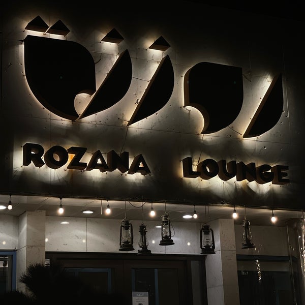 Foto tomada en Rozana Lounge روزنة لاونج  por Eng.Talal ⚡️ el 7/22/2021