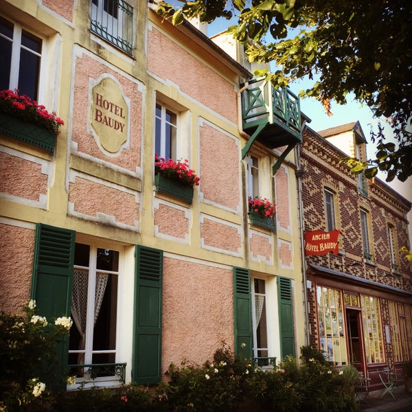 Photo taken at Ancien Hôtel Baudy by Marianne B. on 7/6/2016
