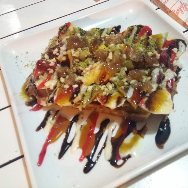 Photo taken at Waffle Se7en by Forza07 on 6/6/2019