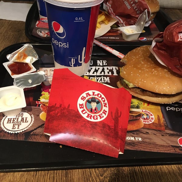 Foto tirada no(a) Saloon Burger por Öslemm❣️ em 2/14/2019