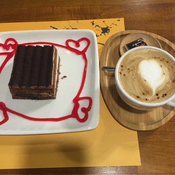 7/6/2017にYeliz I.がHANGOUT Cafe&amp;Restaurantで撮った写真